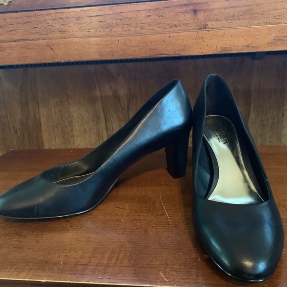 Ralph Lauren leather pump - Picture 3 of 3